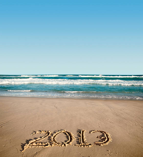 nowy rok przy plaży 2013 r. - 2013 beach sand new years day zdjęcia i obrazy z banku zdjęć