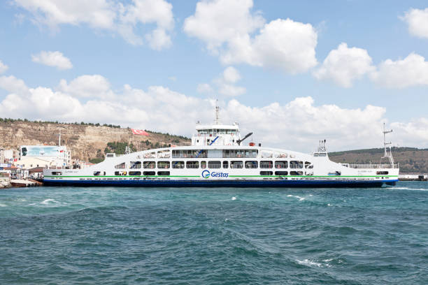 canakkale-ecebat ferry - dardanelles foto e immagini stock