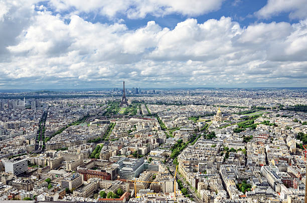 istock Cityscape of Paris 171371124