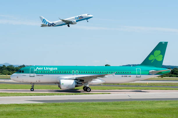 aer lingus airbus, manchester airport - flybe 個照片及圖片檔