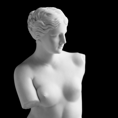Venus de Milo sobre negro photo