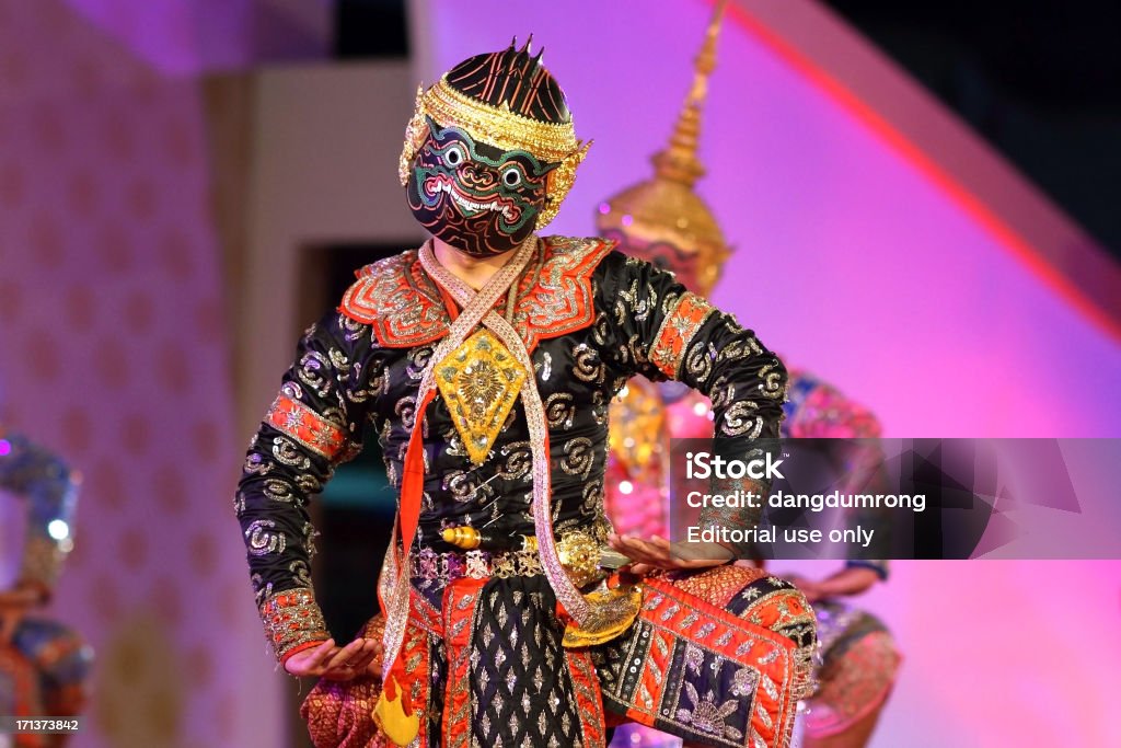«Рамаяна обезьяны танцы в Ват Bowon Niwet Бангкок, Таиланд - Стоковые фото Азиатского и индийского происхождения роялти-фри