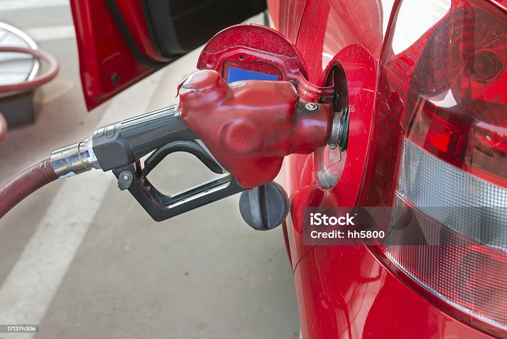 Rifornire l'auto - Foto stock royalty-free di Combustibile fossile