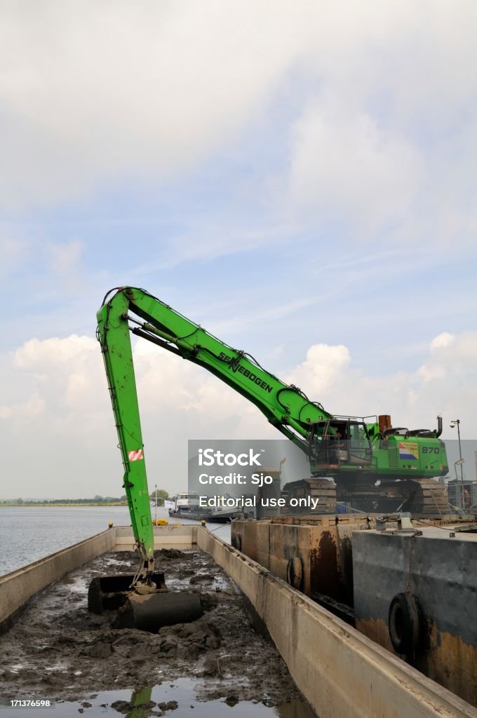 Mud Lastkahn wird geladen - Lizenzfrei Anlegestelle Stock-Foto