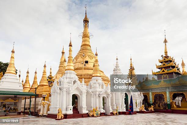 Golden Payas E Templos - Fotografias de stock e mais imagens de Buda - Buda, Budismo, Conceito