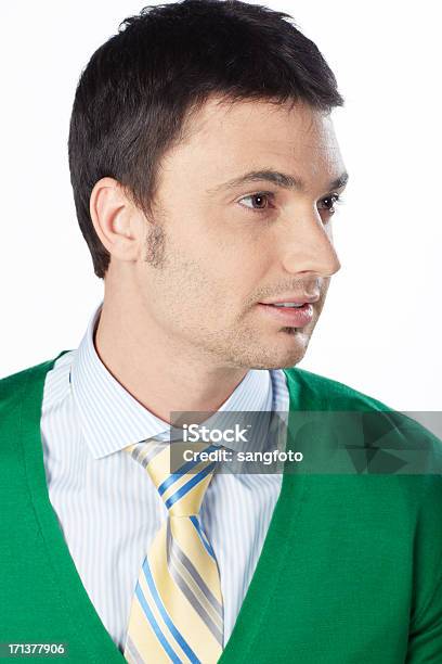 Empresário Retrato Em Verde Cardigan Olhar Para Longe - Fotografias de stock e mais imagens de 20-29 Anos