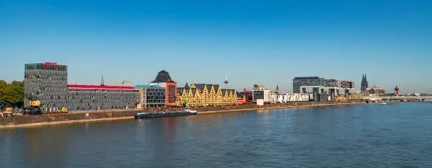 Photo of panoramic view of the Rhine River in Cologne near the Kranhaus