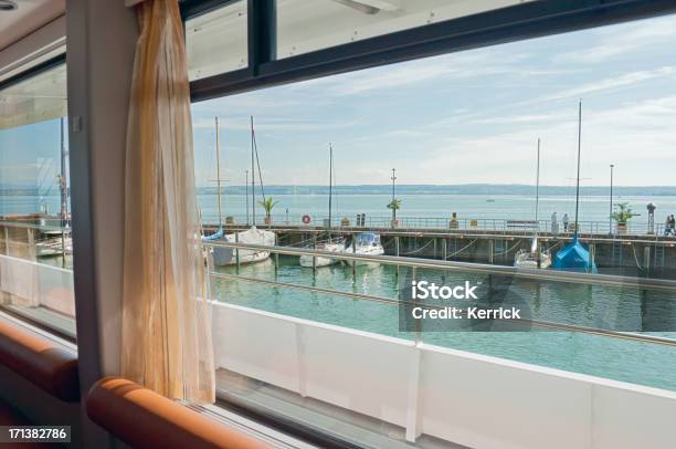Blick Durch Das Fenster Des Passagier Schiff Stockfoto und mehr Bilder von Anlegestelle - Anlegestelle, Blau, Bodensee