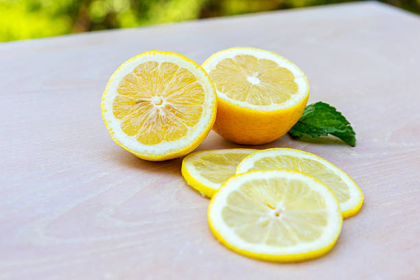 эмоции: when life gives you lemons - lemon fruit portion citrus fruit стоковые фото и изображения