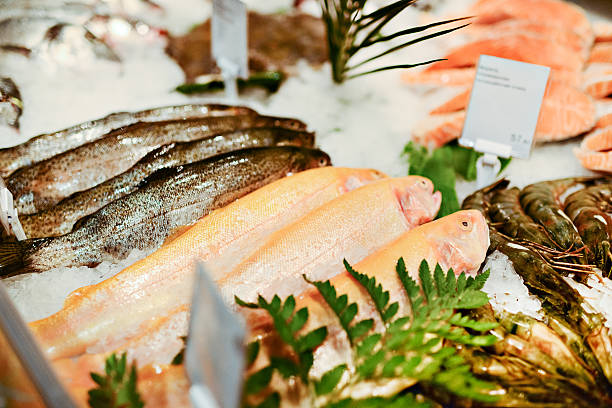 istock Assorted Raw Fish at the market 171385544