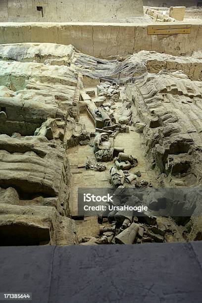 Terracota Warriors De Donde Tendrán Que Salir Maltrechos Foto de stock y más banco de imágenes de Alfarería