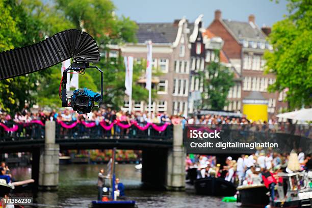 Gay Canal De Ámsterdam Desfile Foto de stock y más banco de imágenes de Desfile del orgullo gay - Desfile del orgullo gay, Ámsterdam, Embarcación marina