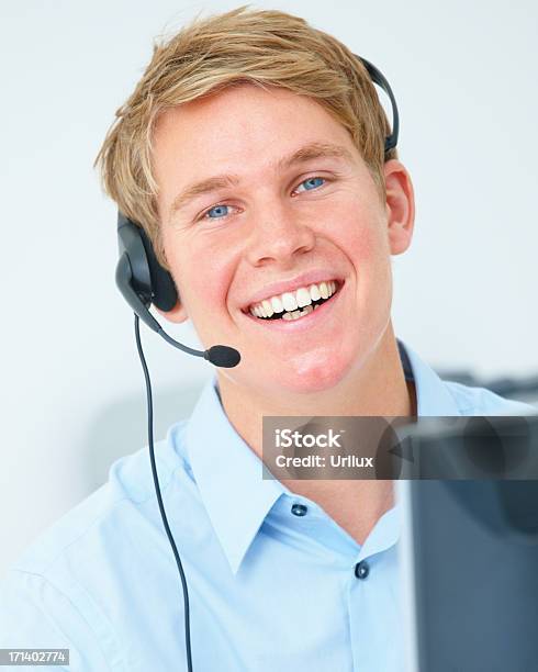 Sorriso Di Un Autentico Originale Operatore - Fotografie stock e altre immagini di Adulto - Adulto, Allegro, Capelli biondi