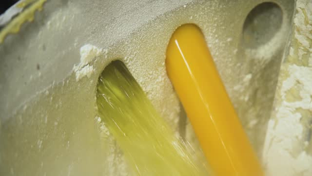 Egg yolk and egg white industrial ingredient separator, injector