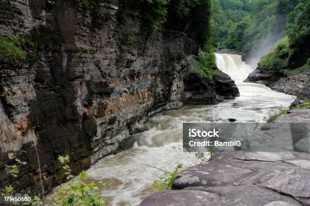 Foto de Cachoeira e mais fotos de stock de Beleza natural - Natureza - Beleza natural - Natureza, Cascata, Cena Não-urbana