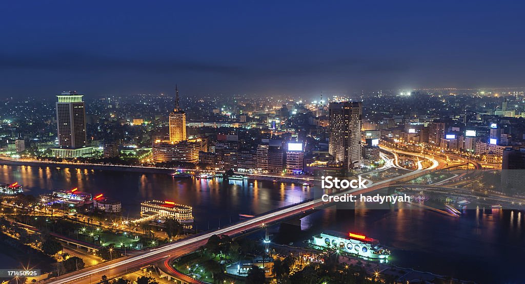 skyline della città-Cairo al crepuscolo - Foto stock royalty-free di Egitto