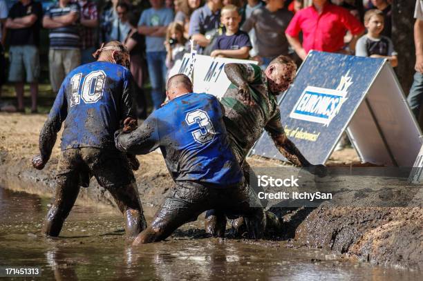 Fango Di Football - Fotografie stock e altre immagini di Acqua - Acqua, Ambientazione esterna, Arte, Cultura e Spettacolo