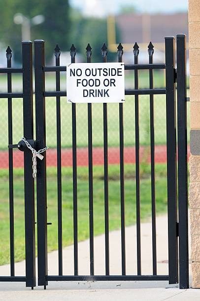 istock No outside food or drink sign 171451379