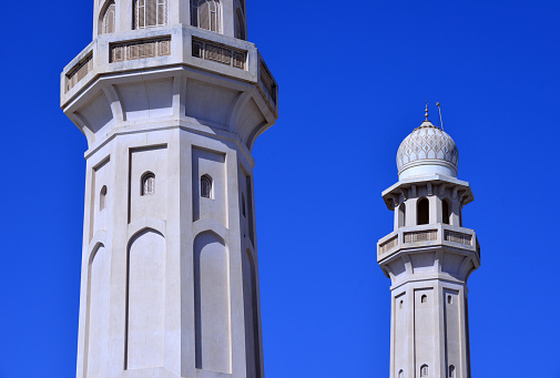 Salalah, Dhofar Governorate, Oman: Sultan Qaboos Mosque aka Grand Mosque of Salalah - named after Qaboos bin Said, born in Salalah, Sultan of Oman 1970-2020 - An Nahdah Street.
