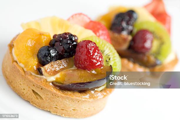 Torte Di Frutta - Fotografie stock e altre immagini di Crostata di frutta - Crostata di frutta, Lusso, Ananas