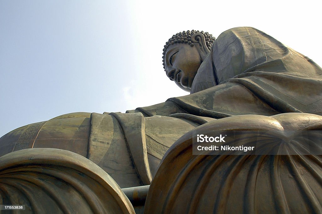 Гигантский Будда Памятник - Стоковые фото Азиатская культура роялти-фри