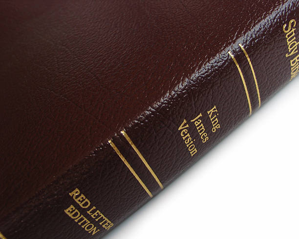 étude bible (kjv - james i photos et images de collection