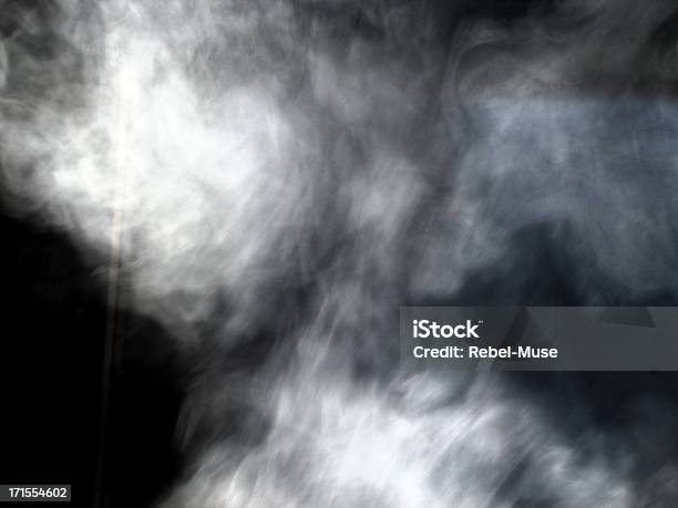Fumo - Fotografie stock e altre immagini di A bioccoli - A bioccoli, A mezz'aria, Alla griglia