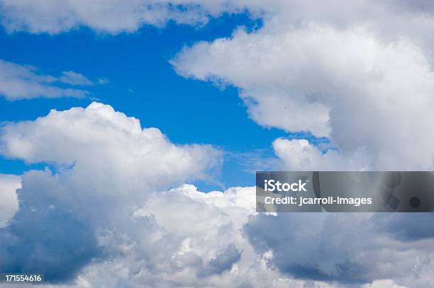 Spettacolare Panorama Di Nuvole - Fotografie stock e altre immagini di Astratto - Astratto, Bianco, Blu