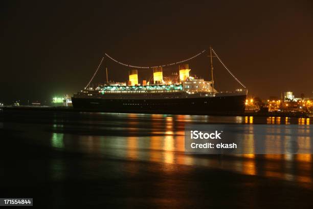 クイーンメアリー夜 - 客船 クイーン・メリー号のストックフォトや画像を多数ご用意 - 客船 クイーン・メリー号, クルーズ, 夜
