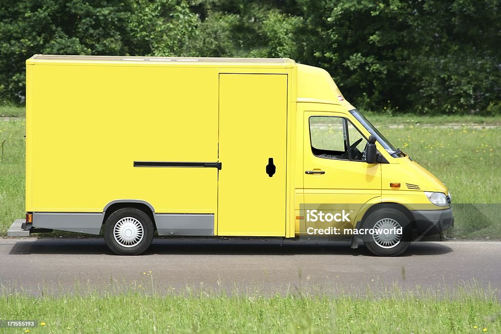 Amarillo camión avanzado - Foto de stock de Agarrar libre de derechos