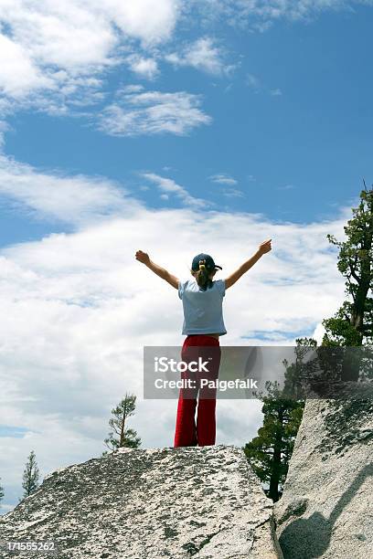 Foto de Garota Conquers e mais fotos de stock de Braço humano - Braço humano, Comemoração - Conceito, Conceito