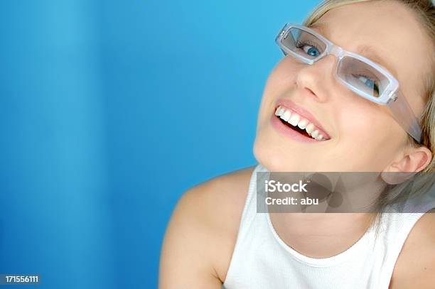 Foto de Rindo Garota Com Óculos De Sol e mais fotos de stock de Adolescente - Adolescente, Adulto, Alegria