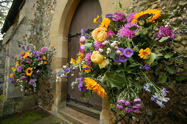 fantastic flower arrangements  for church wedding