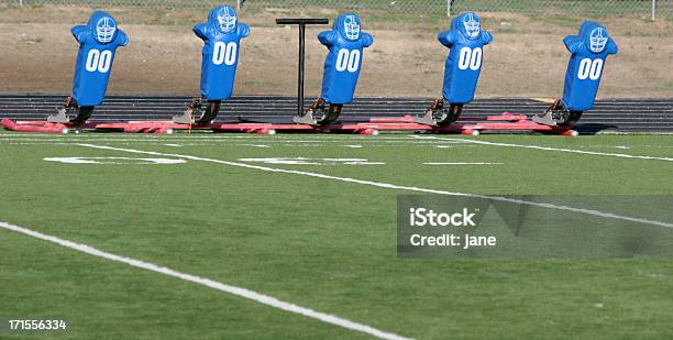 Photo libre de droit de Block Dummies banque d'images et plus d'images libres de droit de Football américain - Football américain, Mannequin - Équipement de commerce, Se mettre en défense