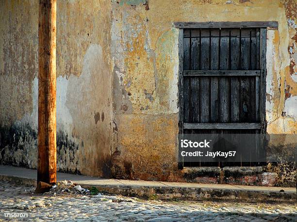 Текстурный Street Scene — стоковые фотографии и другие картинки Грязный - Грязный, Куба, Улица