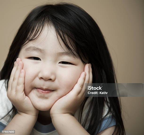 귀여운 아시아판 여자아이 미소 소녀에 대한 스톡 사진 및 기타 이미지 - 소녀, 쿨한 태도, 가족