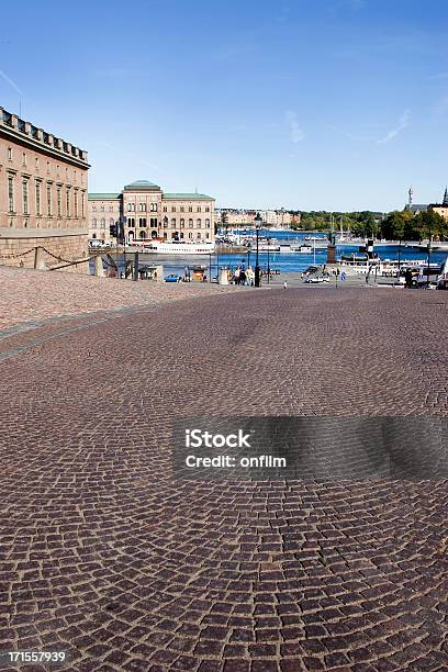 Strada Di Ciottoli Nella Vecchia Di Stoccolma Svezia - Fotografie stock e altre immagini di A forma di blocco