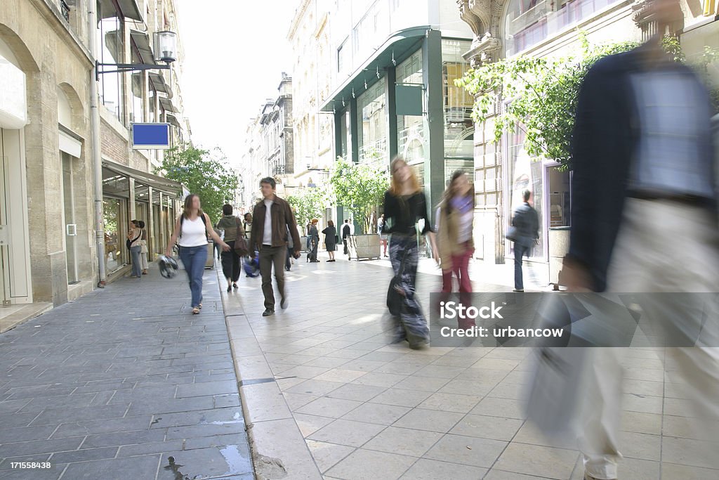 shopping en ville - Photo de France libre de droits
