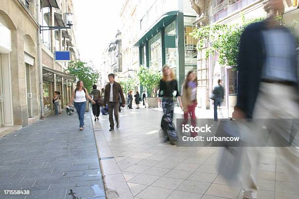 Photo libre de droit de Shopping En Ville banque d'images et plus d'images libres de droit de France - France, Rue, Bordeaux