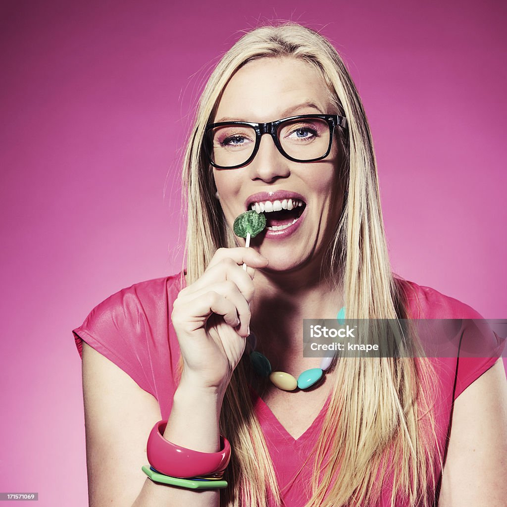 Mujer hermosa en gafas - Foto de stock de 30-34 años libre de derechos