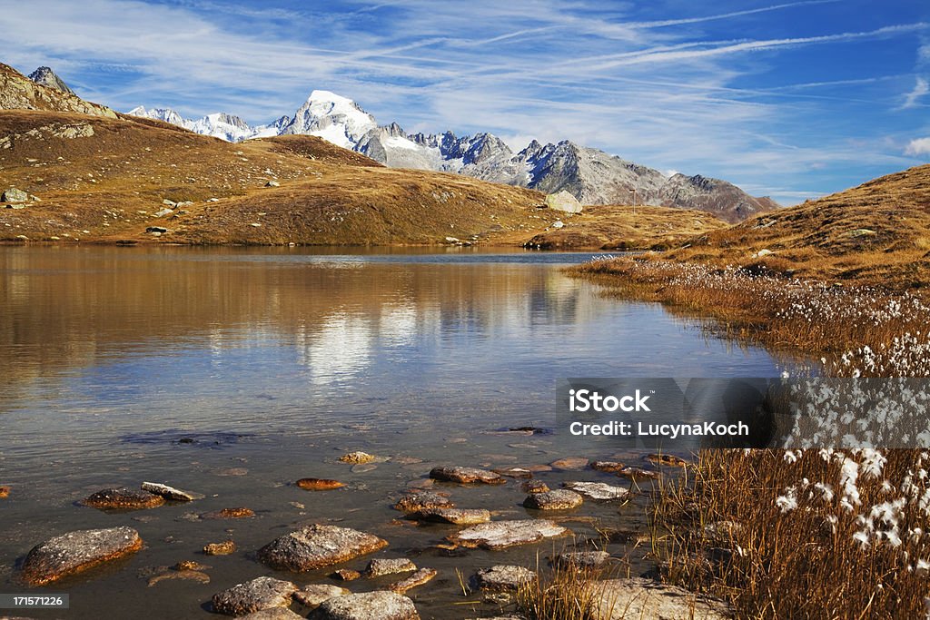 Outono nas montanhas - Foto de stock de Alpes europeus royalty-free
