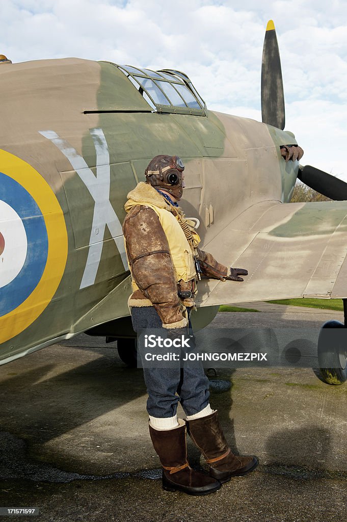 RAF WW2 Flugzeug Pilot mit Hurrikan - Lizenzfrei Zweiter Weltkrieg Stock-Foto