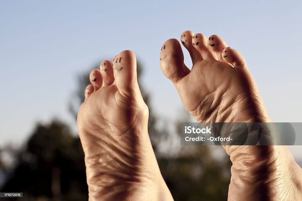 Heureux pieds carrés - Photo de Anthropomorphisme libre de droits