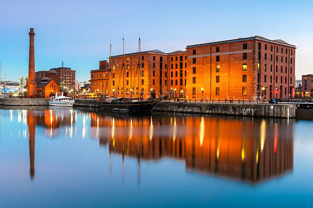 albert docks, liverpool, inglaterra - albert dock - fotografias e filmes do acervo