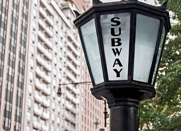 istock New York Central Park Antique Subway Lamp Sign 171573055