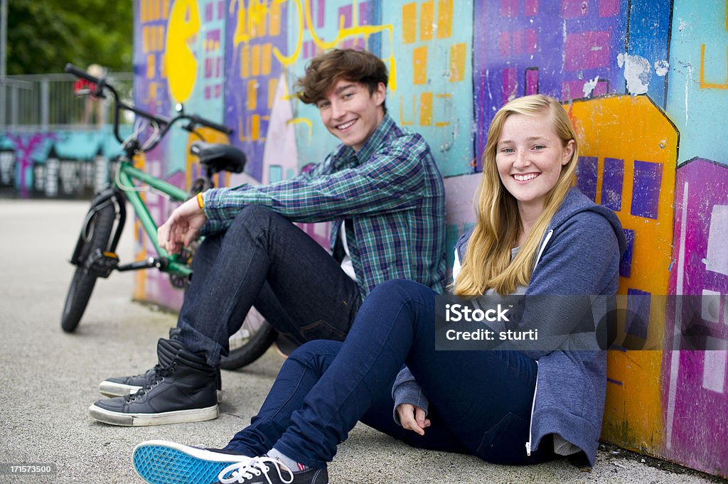 teen Paar im skatepark - Lizenzfrei Teenager-Alter Stock-Foto