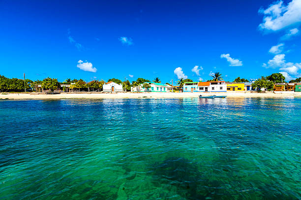 roques de garcia город, вид на море, венесуэла - vibrant color clear sky reflection summer стоковые фото и изображения