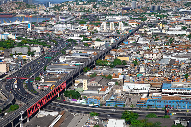 brasil avenue i czerwonej linii w rio - suburb rio de janeiro color image land vehicle zdjęcia i obrazy z banku zdjęć