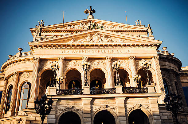 istock Alte Oper in Frankfurt am Main 171574283