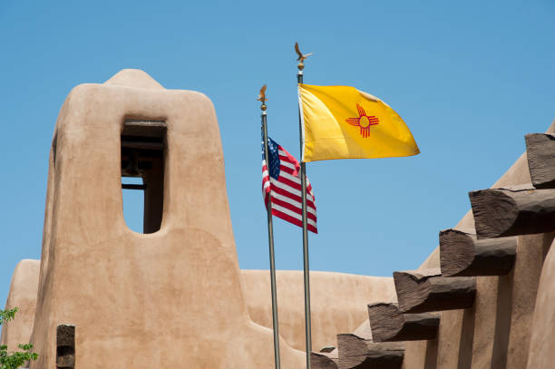 arquitetura do sudoeste - new mexico flag - fotografias e filmes do acervo